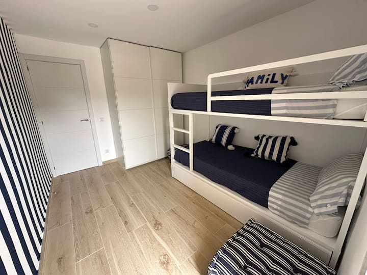 מיטות קומתיים גדולות (200 ס"מ)