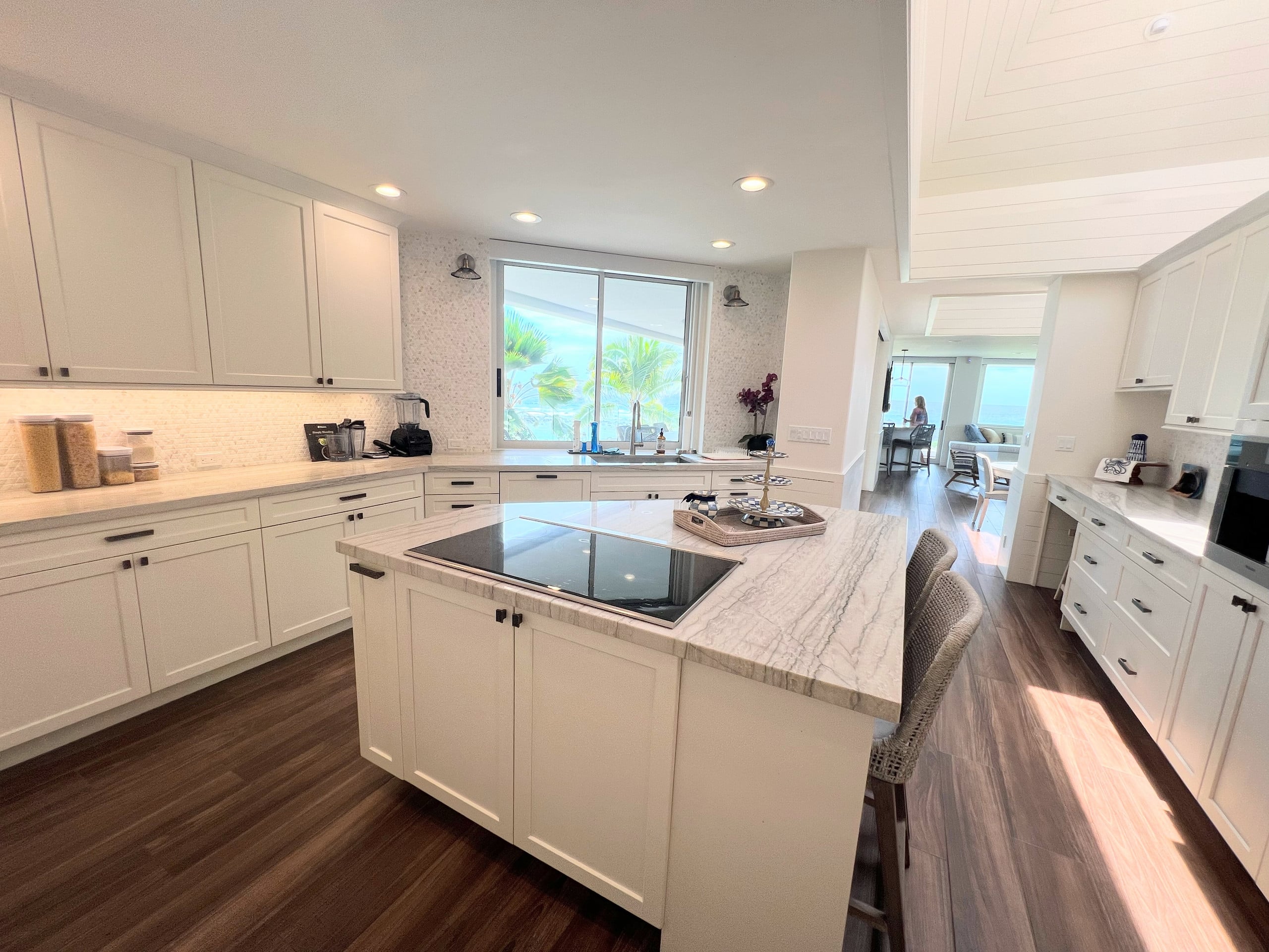 Home in Kailua-Kona · ★5.0 · 5 bedrooms · 7 beds · 6 baths - Image 23