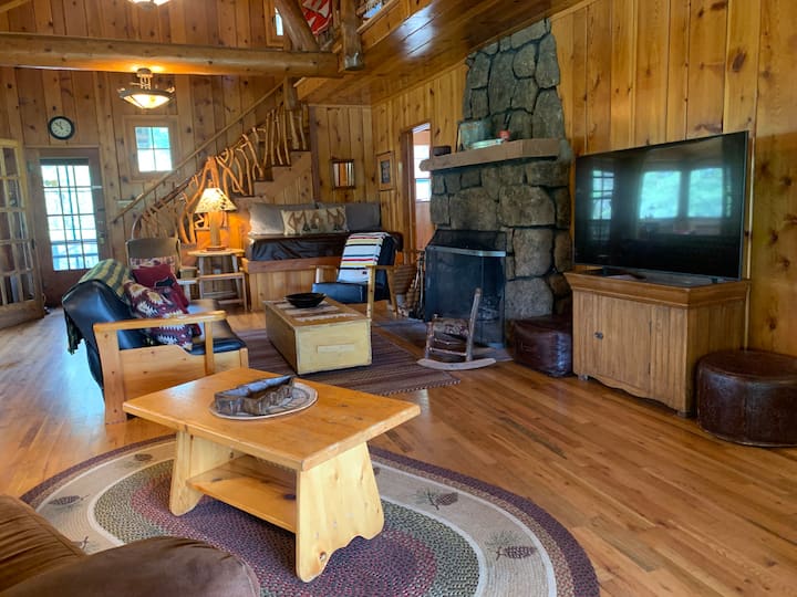 1927 Updated Mountain Cabin - Estes Park, CO