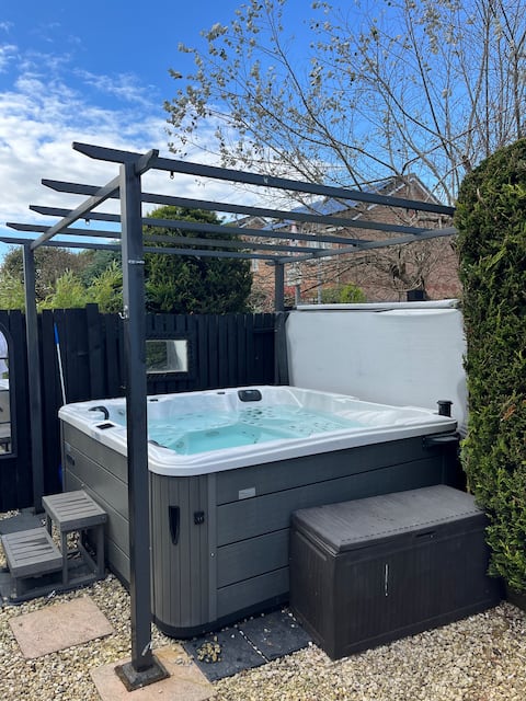 Scottish home with hot tub pets welcome