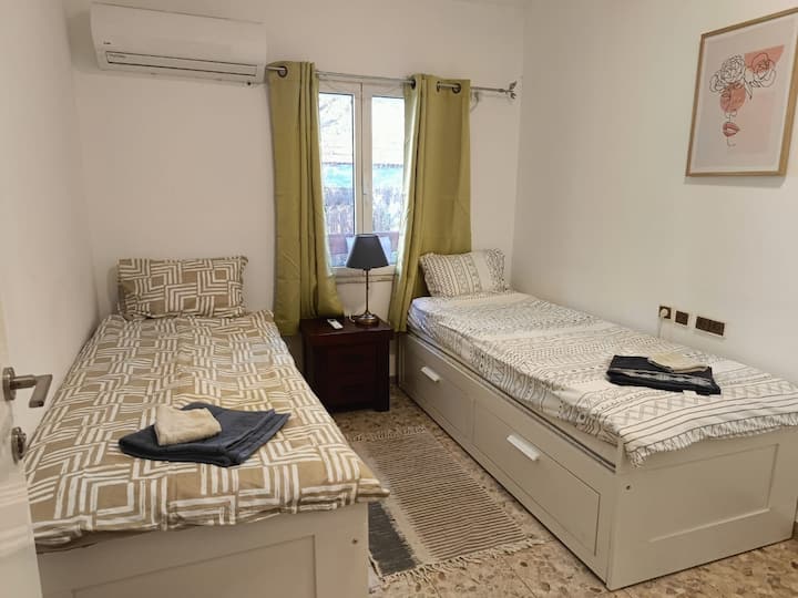 Schlafzimmer 2