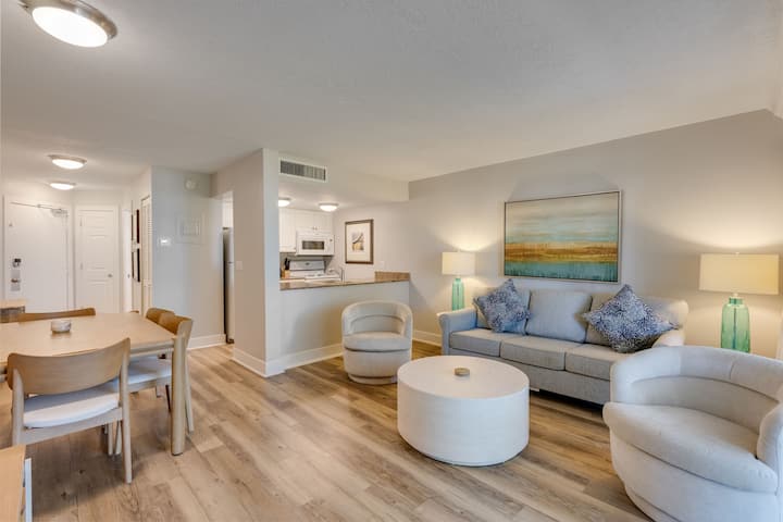 Modern Captiva Villa Residence, Great Amenities - Captiva, FL
