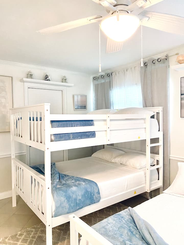 Crete Suite (1 puni krevet na kat) 1 veliki krevet, za 6 osoba, idealan za djecu i tinejdžere!