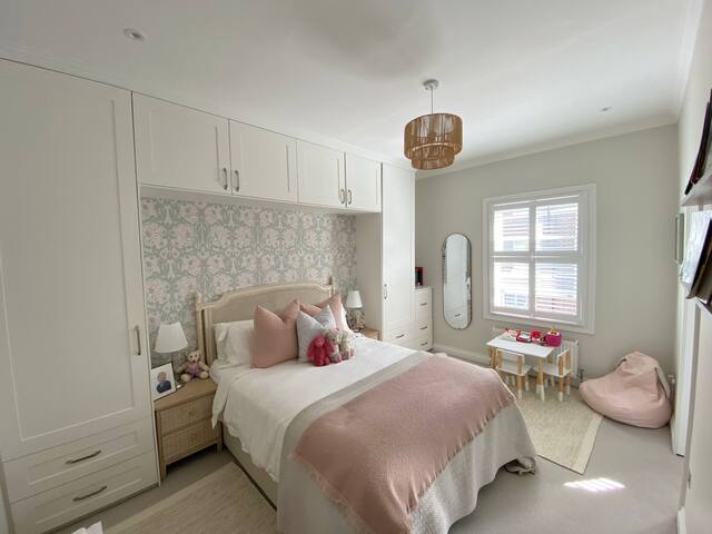 Beautiful House in Wandsworth gallery image 5