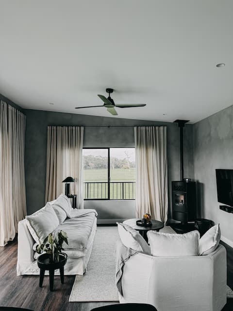 Popular Airbnb listing: The Lookout - 1 Bedroom, 1 Bathroom Loft Apartment in City Of Busselton
