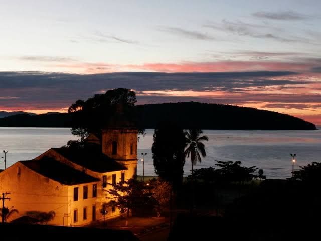 Entire home with 2 bedrooms in Angra Dos Reis - Na praia em mambucaba