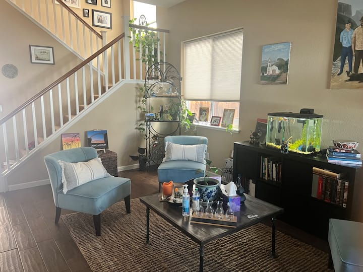 Laurita’s Nest (California Rm) - Antioch, CA