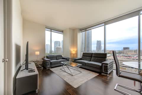 Popular Airbnb listing: Hanover Post Oak in Greater Uptown