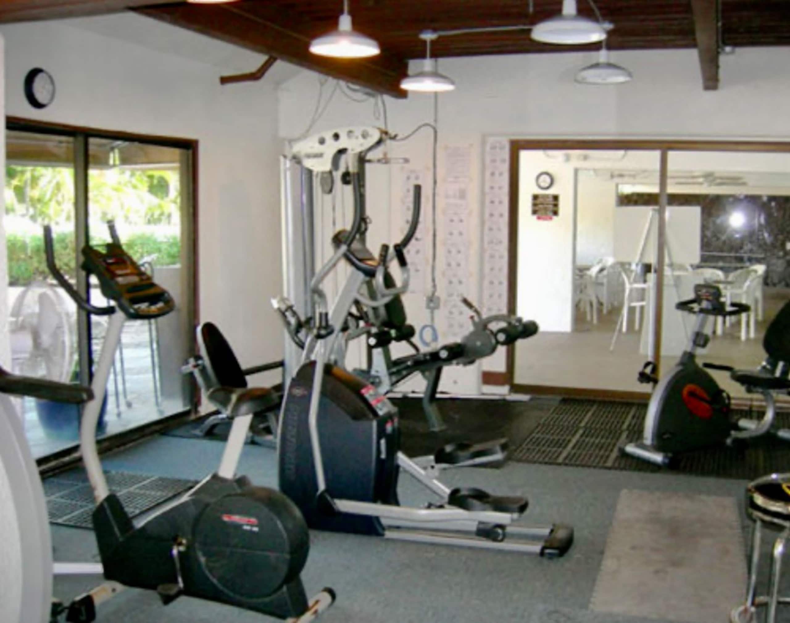 40% off price. Ocean view Steps from the beach. - Image 49