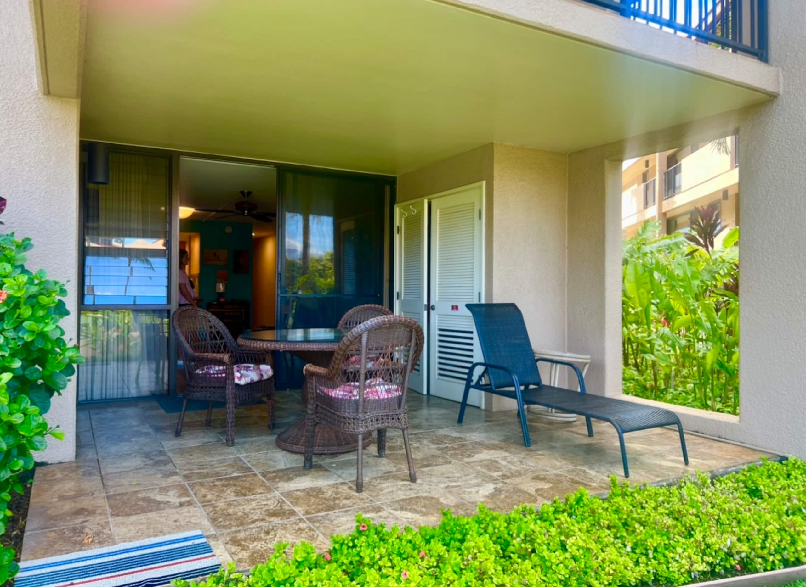 40% off price. Ocean view Steps from the beach. - Image 27