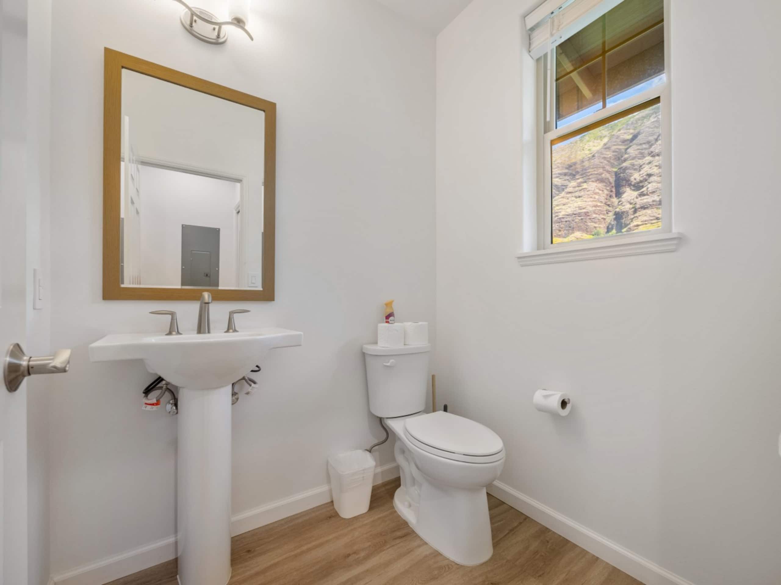Home in Makaha Valley · ★4.99 · 4 bedrooms · 6 beds · 2.5 private baths - Image 29