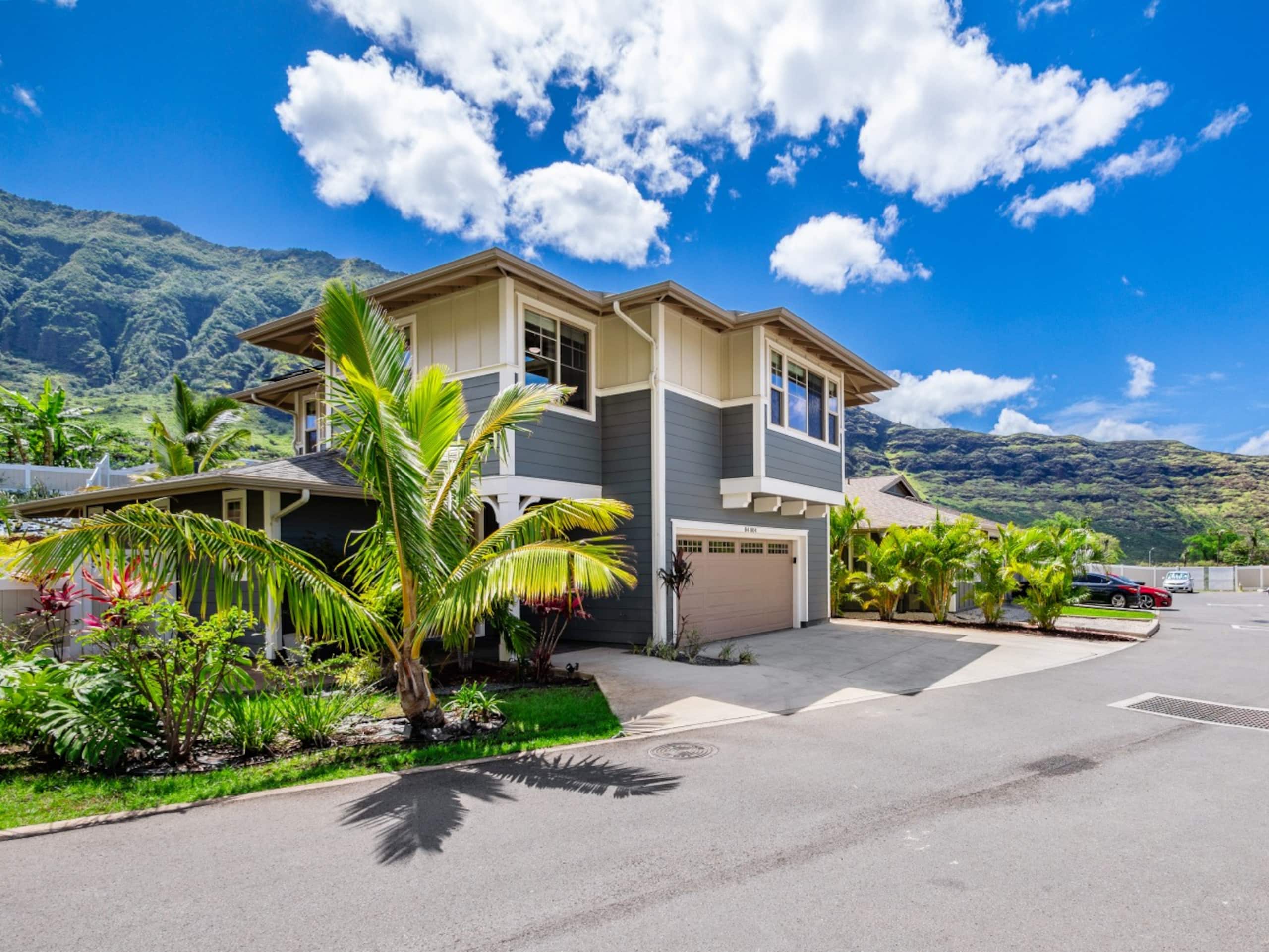 Home in Makaha Valley · ★4.99 · 4 bedrooms · 6 beds · 2.5 private baths - Image 6