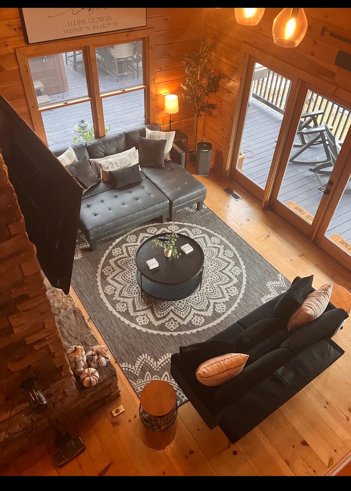 Riverfront Escape W/ New Hot Tub & Fire Pits - Georgia, GA