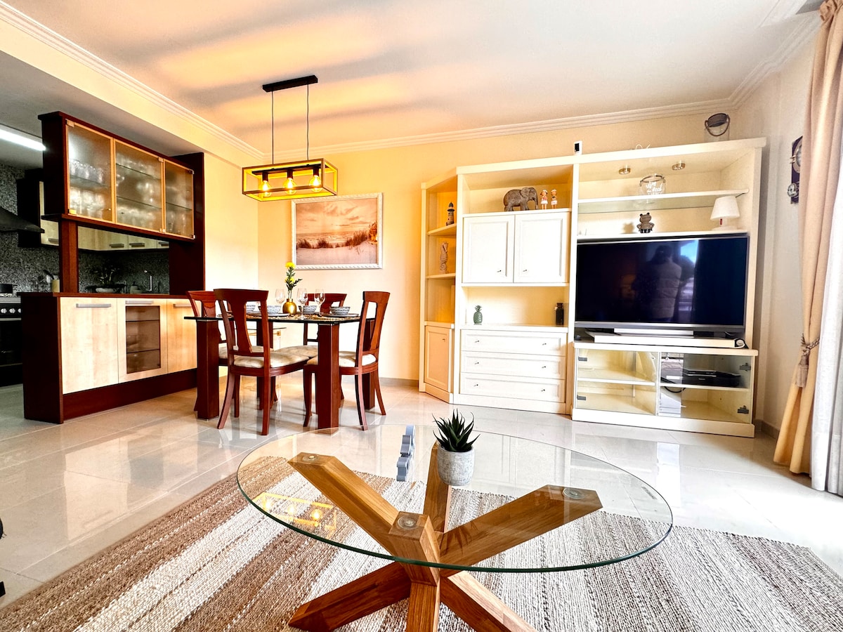 Airbnb performant: Nice apartment next to the beach with a terrace à Calonge I Sant Antoni