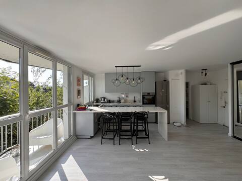 4 bedrooms near the Palace of Versailles, private parking