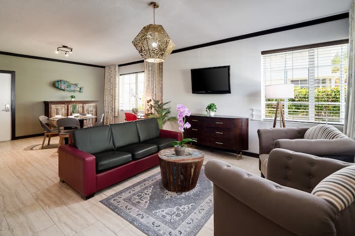 Miami Beach One Bedroom Apt, Full Kitchen And Pool