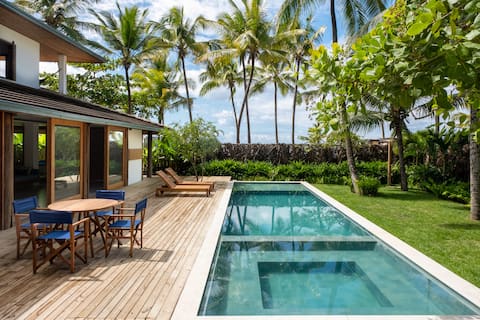 Luxurious house just a few steps from the sea.