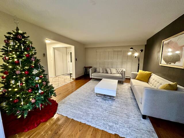 Toronto Pool Retreat gallery image 4