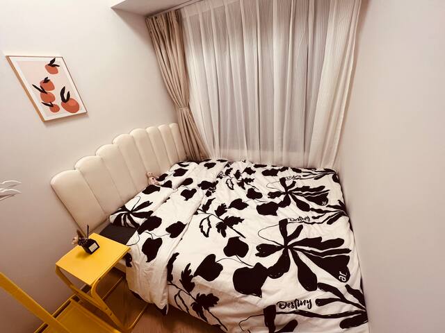 海洋公园地铁旁全新豪华两房三床6人公寓可做饭烘干洗衣服 gallery image 2