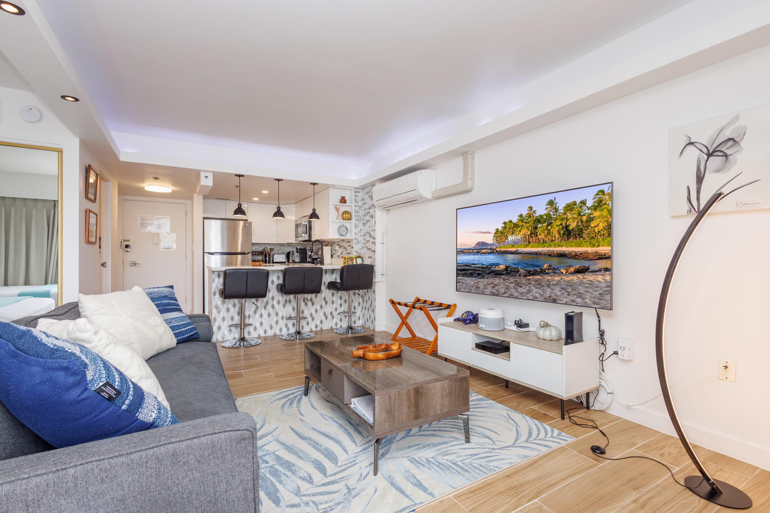 Condo in Honolulu · ★4.98 · 1 bedroom · 2 beds · 1 bath - Image 3