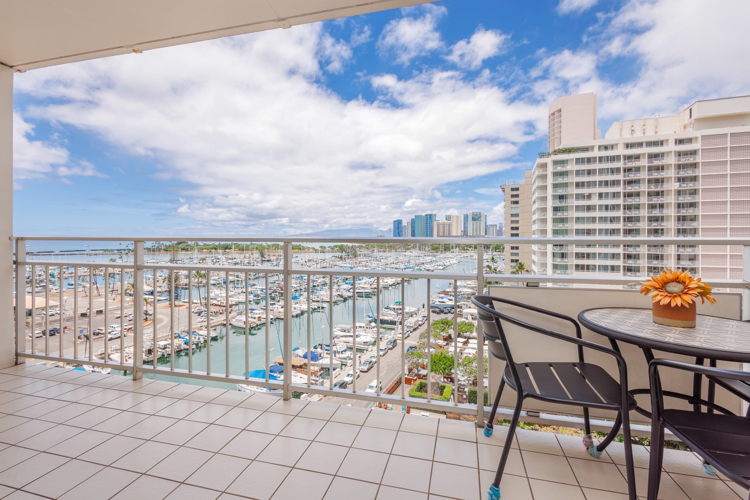 Condo in Honolulu · ★4.98 · 1 bedroom · 2 beds · 1 bath - Image 18
