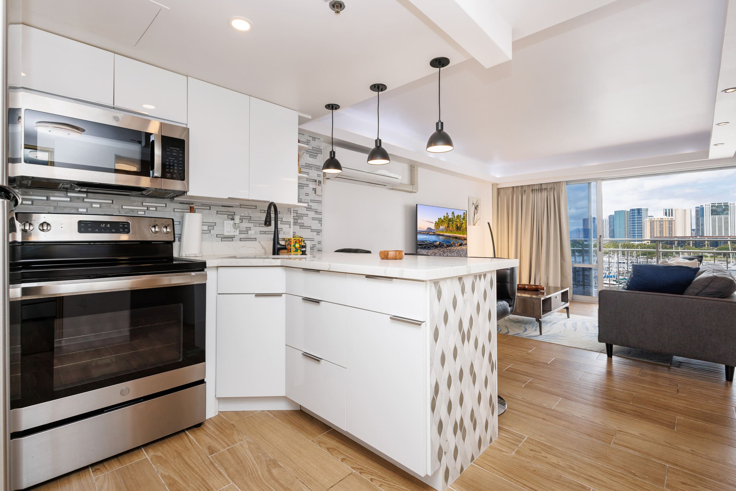 Condo in Honolulu · ★4.98 · 1 bedroom · 2 beds · 1 bath - Image 7
