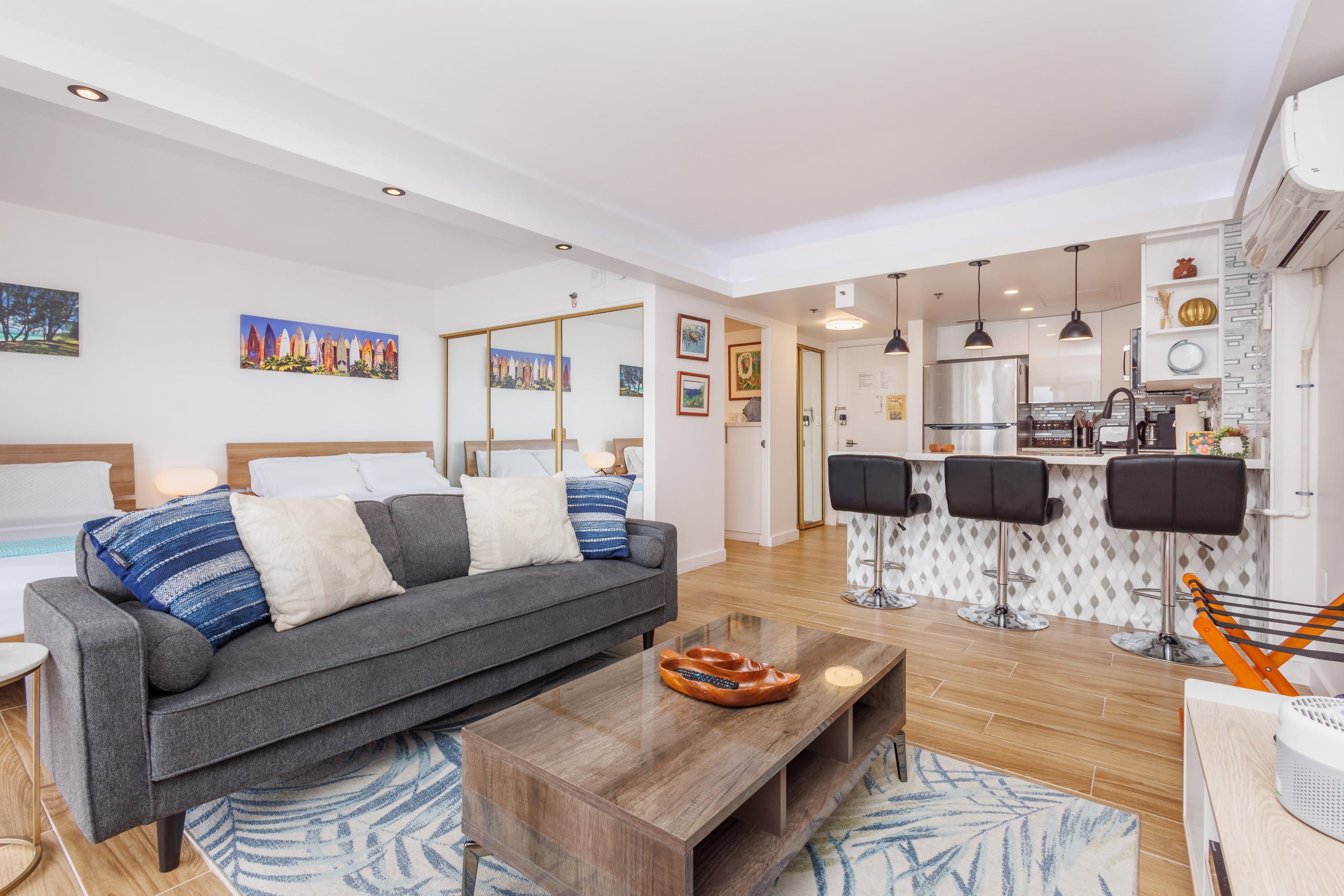 Condo in Honolulu · ★4.98 · 1 bedroom · 2 beds · 1 bath - Image 2