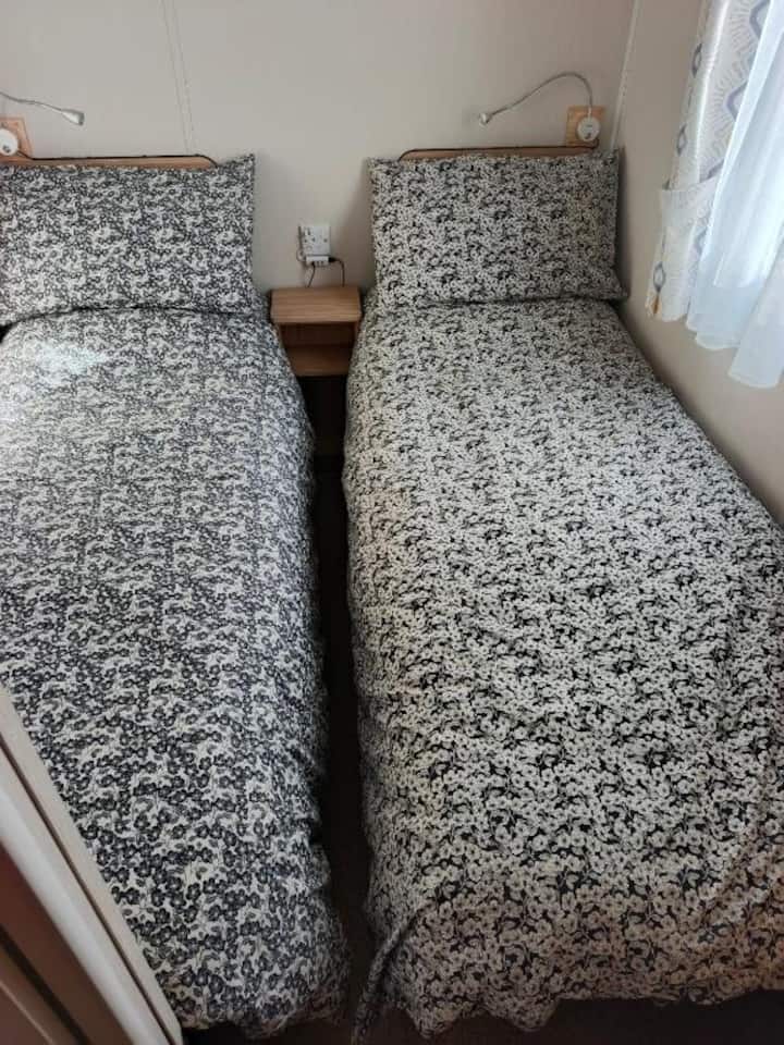Dhomë gjumi 2