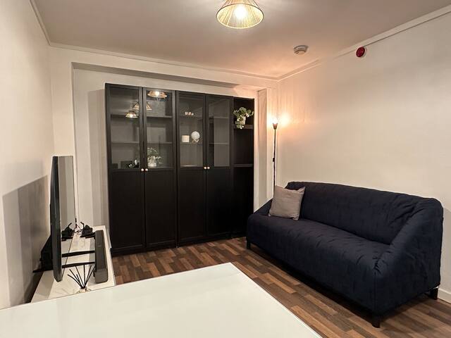 Bright, Warm & Cozy House for 10 gallery image 2