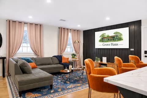 Successful Airbnb property: Family Friendly: 2 Living Rms, Entertainment! in Snellville
