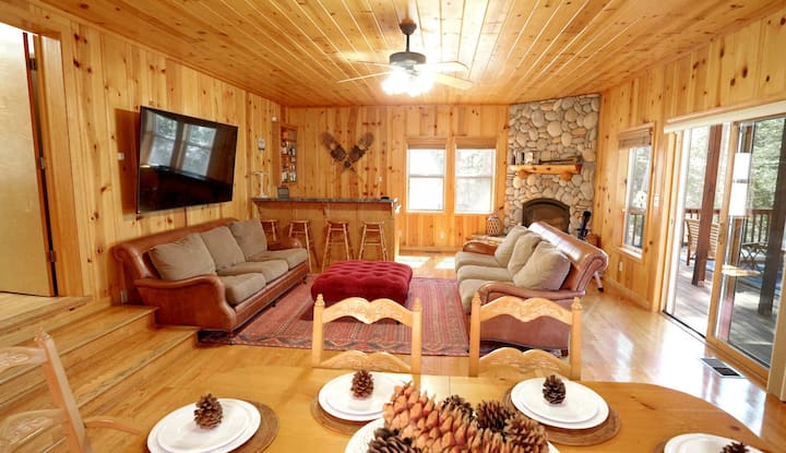 Spacious Cabin W/ Lake Access & Multiple Living Ar - Sonora, CA