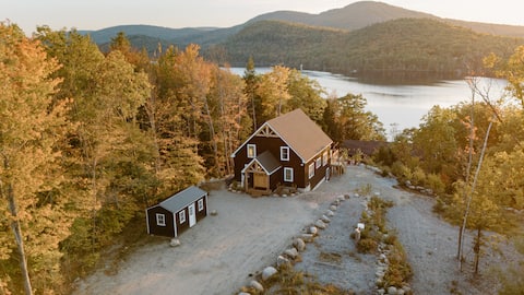 Barrel Sauna, Hot Tub & Movie Theater. 5 King Beds