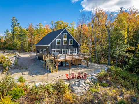 Barrel Sauna, Hot Tub & Movie Theater. 5 King Beds