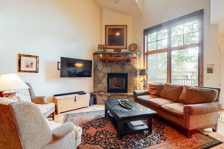 4br Mountainview | Pool | Hot Tub | Balcony|1507 - Steamboat Springs, CO