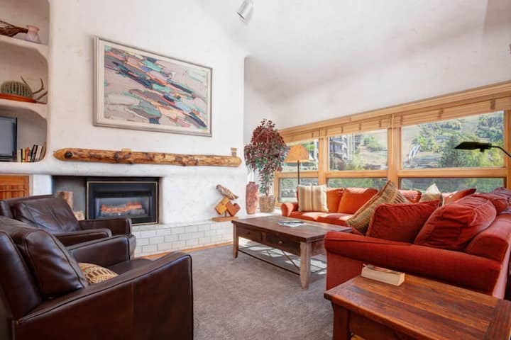 Spacious 3br Kutuk Condos | Fireplace | Hot Tub - Steamboat Springs, CO