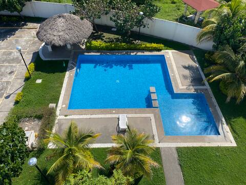 Apartment with pool