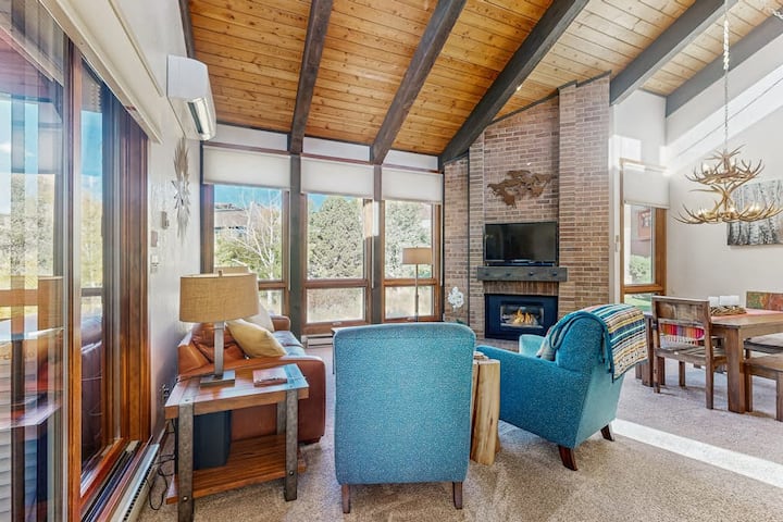 Beautiful 2br At Lodge | Balcony - Steamboat Springs, CO