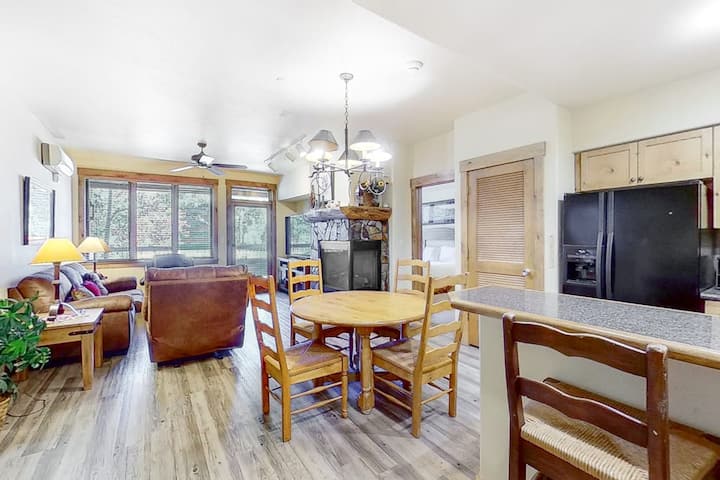 Condo In Steamboat Springs With Hot Tub & Pool - Steamboat Springs, CO