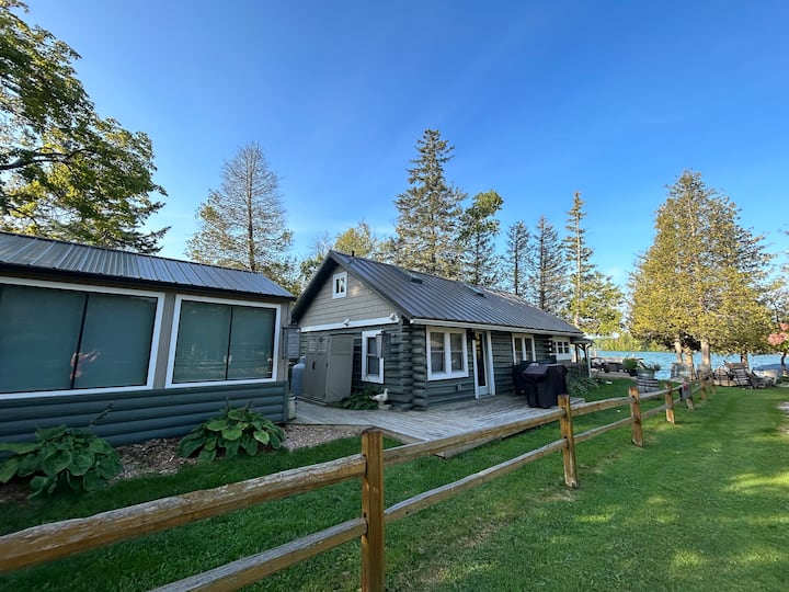 Logging the Lake Life Cabins for Rent in Sturgeon Bay, Wisconsin