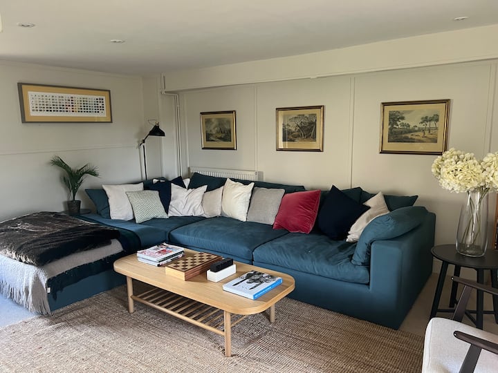 The Old Coach House - Calne