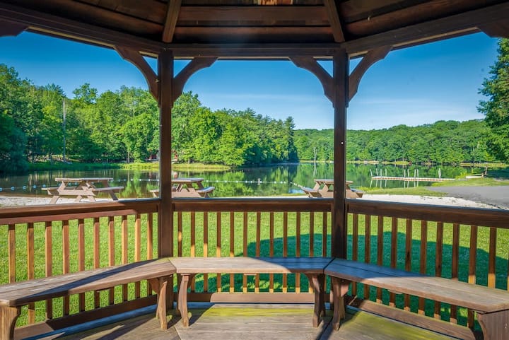 5br|private Lake|pools|hot Tub|near Camelback - East Stroudsburg, PA
