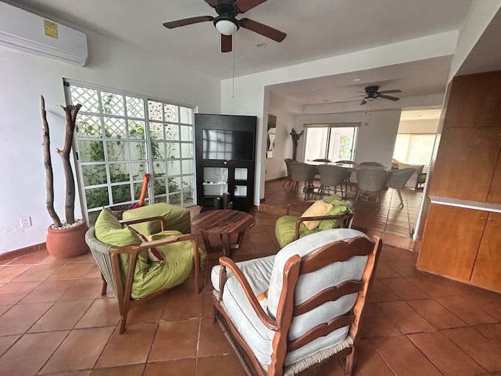 Beautiful Lagoon View House - Cancún