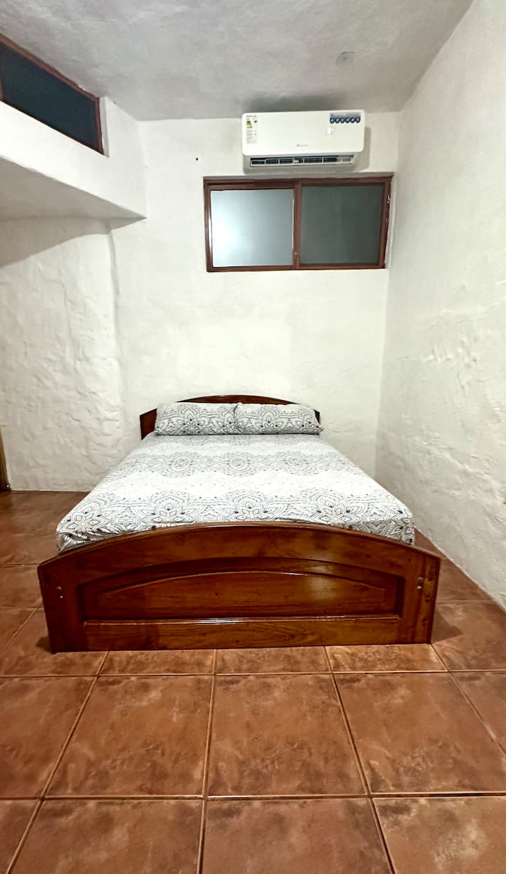 适合情侣入住的双人床 