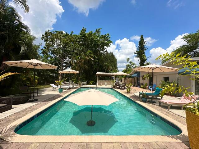 Authentic Villa Fort Lauderdale with pool gallery image 2