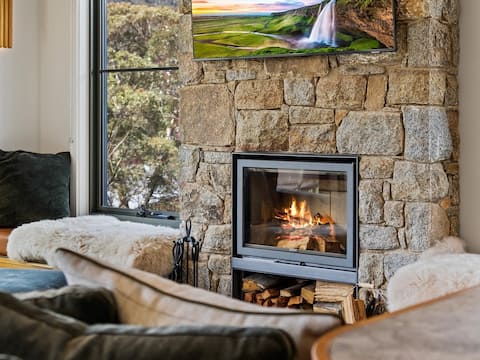 Successful Airbnb property: Luxury Mountain Chalet one of Crackenback's best in Crackenback