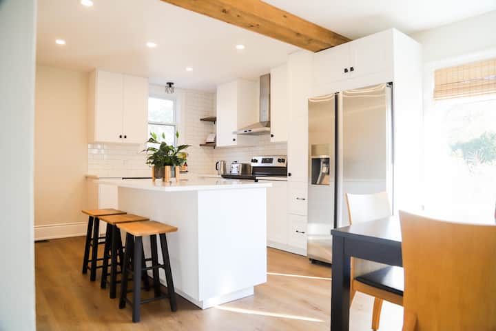 Hygge House| Short drive to Niagara Falls