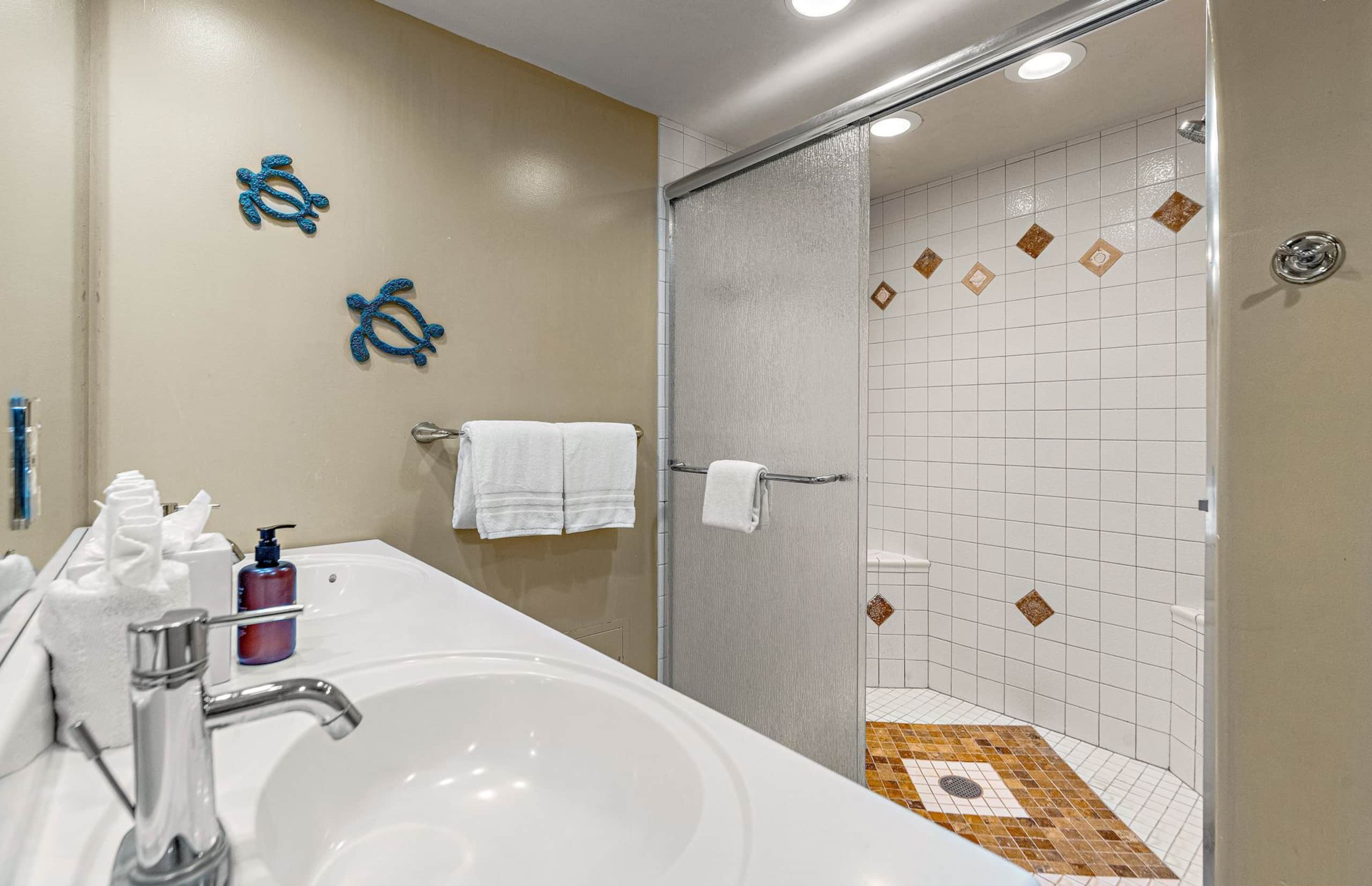 Condo in Lahaina · ★4.89 · 2 bedrooms · 3 beds · 2 baths - Image 23
