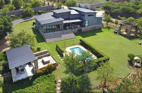 Modern Farmhouse in Glenfareness next to Kyalami