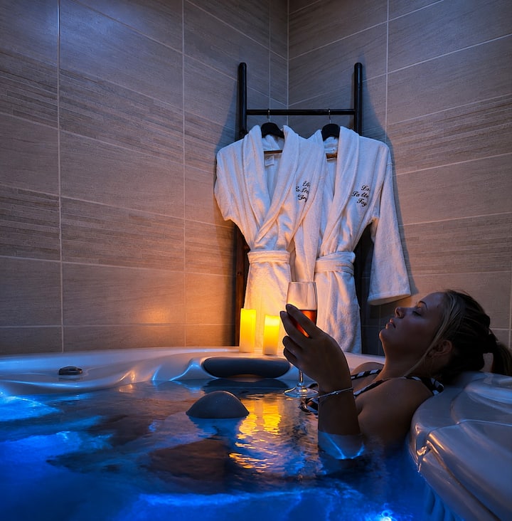 Spa Jacuzzi Privé Intérieur  Escapade à 2 - 로트
