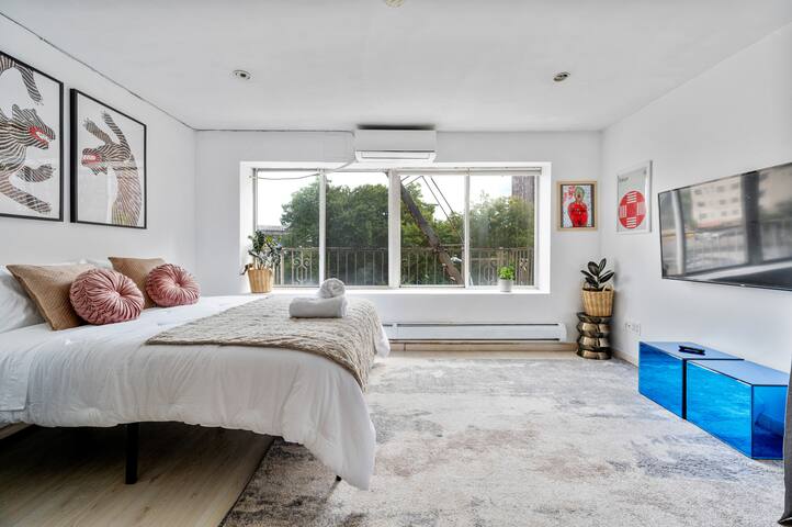 Sunny Two Bedroom Suite